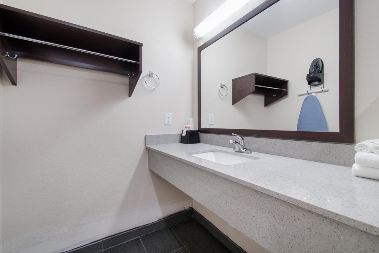 Red Roof Inn Houston - Spring North Екстер'єр фото